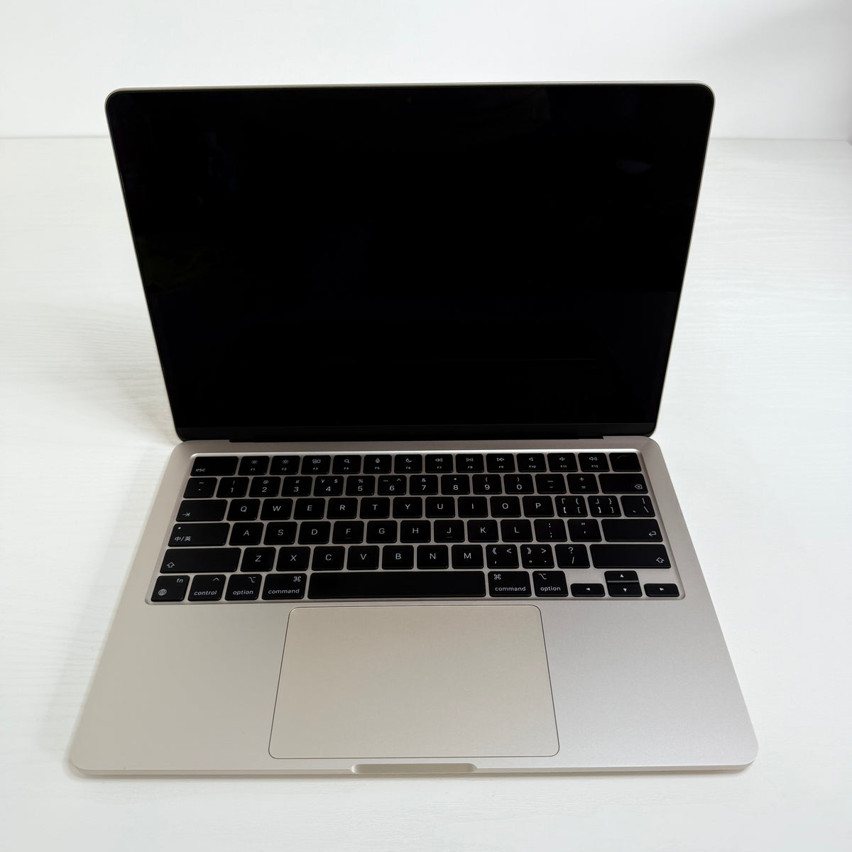 Apple MacBook Air 13.6-inch (2024) M3 8-Core CPU 10-Core GPU 16GB RAM 512GB SSD Starlight Grade A refurbished and Phone check Certified laptop with Liquid Retina display during setup