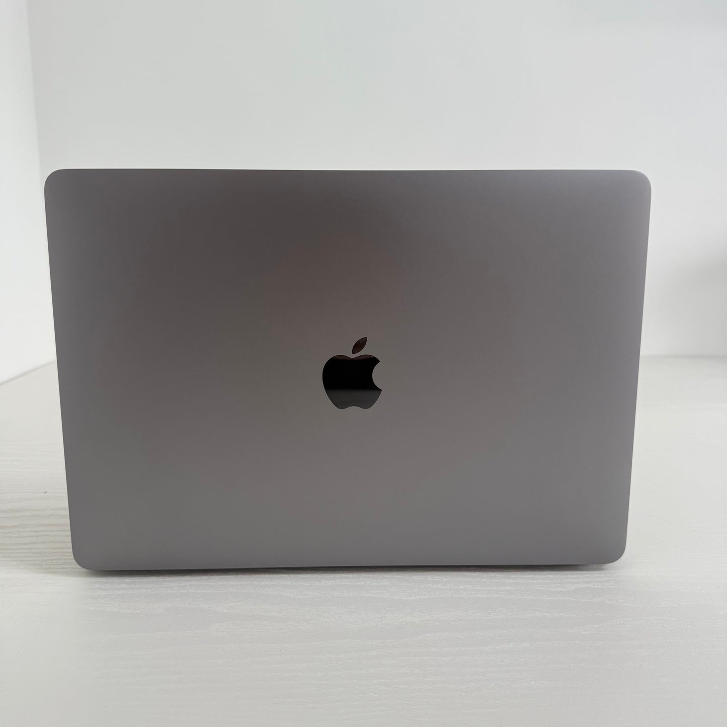 Apple MacBook Pro 13" (2022) M2 | 8-Core CPU 10-Core GPU | 8GB | 256GB | Space Gray | GRADE A
