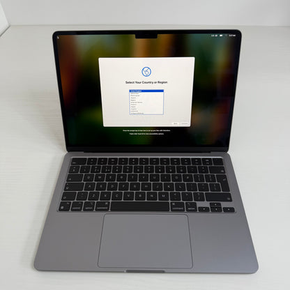 Apple MacBook Air 13" (2024) M3 | 8-Core CPU 10-Core GPU | 8GB|512GB | Space Gray | GRADE A