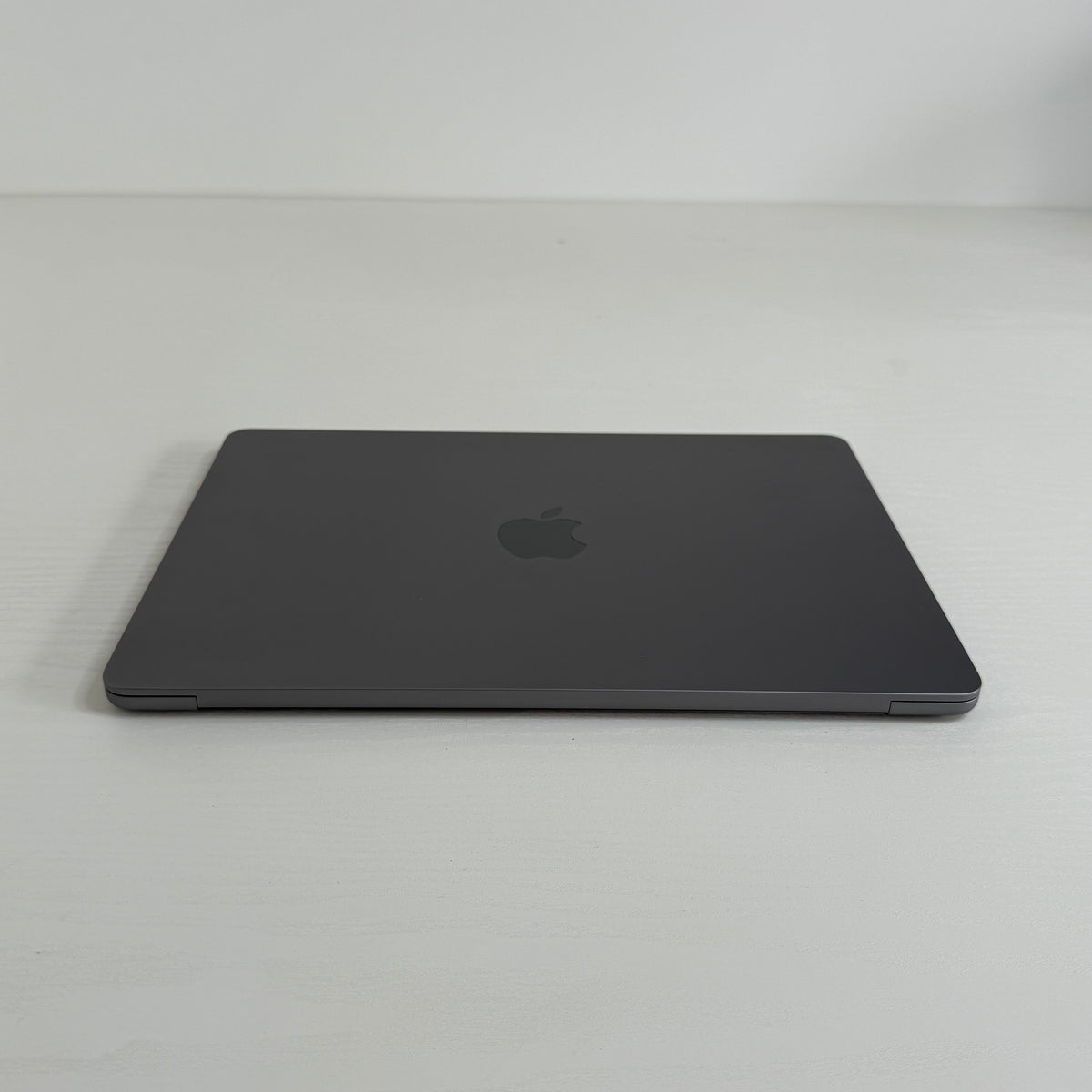 Apple MacBook Air 13-inch (2024) M3 8-Core CPU 10-Core GPU 8GB RAM 512GB SSD Space Grey Grade A refurbished MacBook, Phone check Certified, lightweight design with Liquid Retina display shown on setup screen