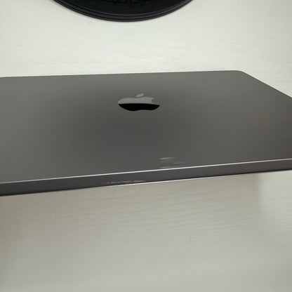 Apple MacBook Air 13" (2024) M3 | 8-Core CPU 10-Core GPU | 8GB | 512GB | Space Grey | GRADE C