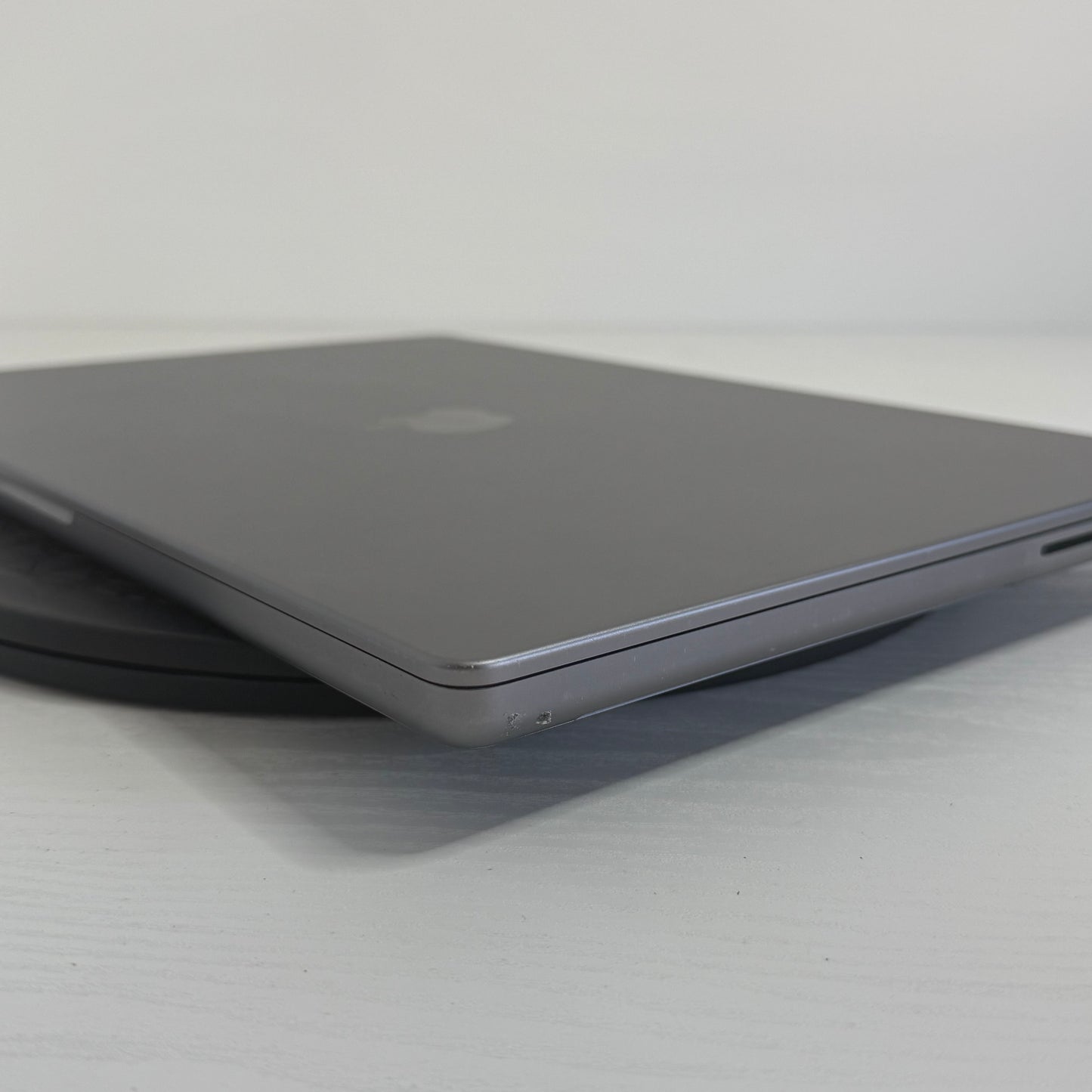 Apple MacBook Pro 16" (2021) M1 Pro | 10-Core CPU 16-Core GPU | 16GB | 1TB | Space Gray | GRADE B