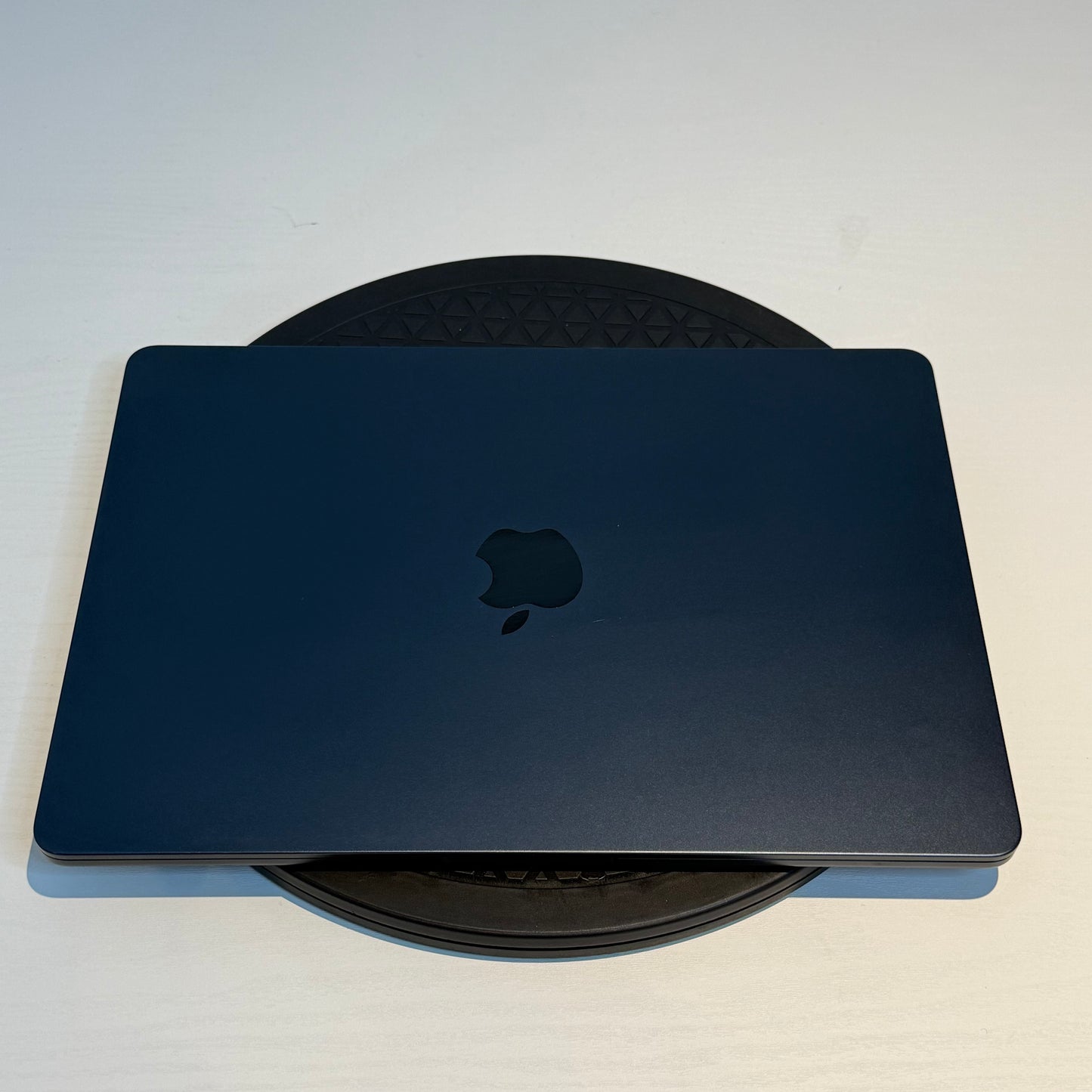 Apple MacBook Air 13" (2024) M3 | 8-Core CPU 10-Core GPU | 16GB | 512GB | Midnight | GRADE B