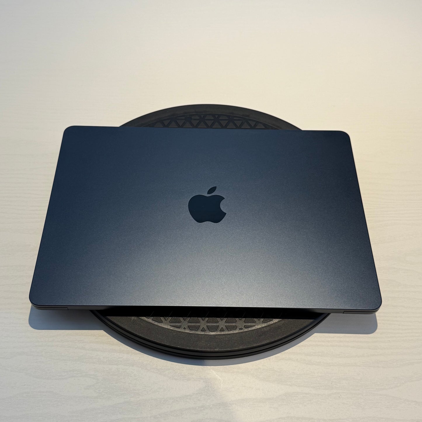 Apple MacBook Air 13" (2024) M3 | 8-Core CPU 10-Core GPU | 16GB | 512GB | Midnight | GRADE B