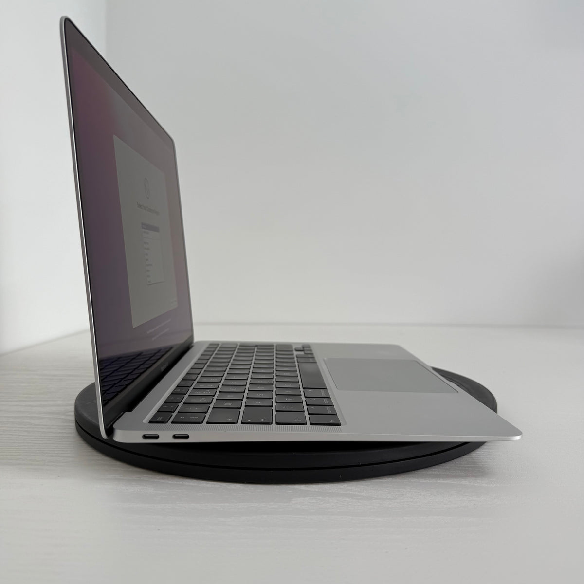 Apple MacBook Air 13-inch (2020) with 10th Gen Intel Core i5 processor, 8GB RAM, 512GB SSD in Sliver Grade B refurbished laptop with Retina display and Phone check Certified quality