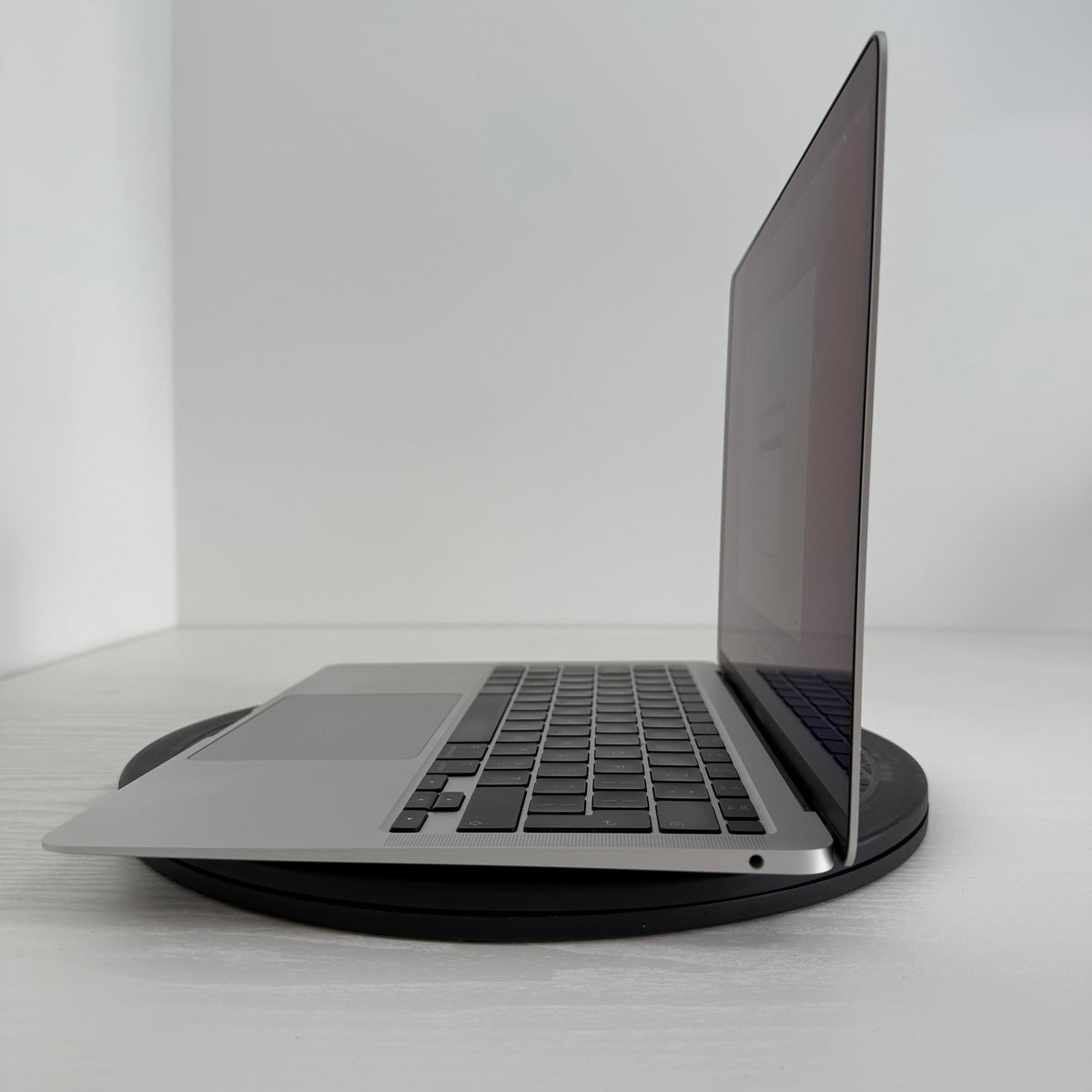 Apple MacBook Air 13-inch (2020) with 10th Gen Intel Core i5 processor, 8GB RAM, 512GB SSD in Sliver Grade B refurbished laptop with Retina display and Phone check Certified quality