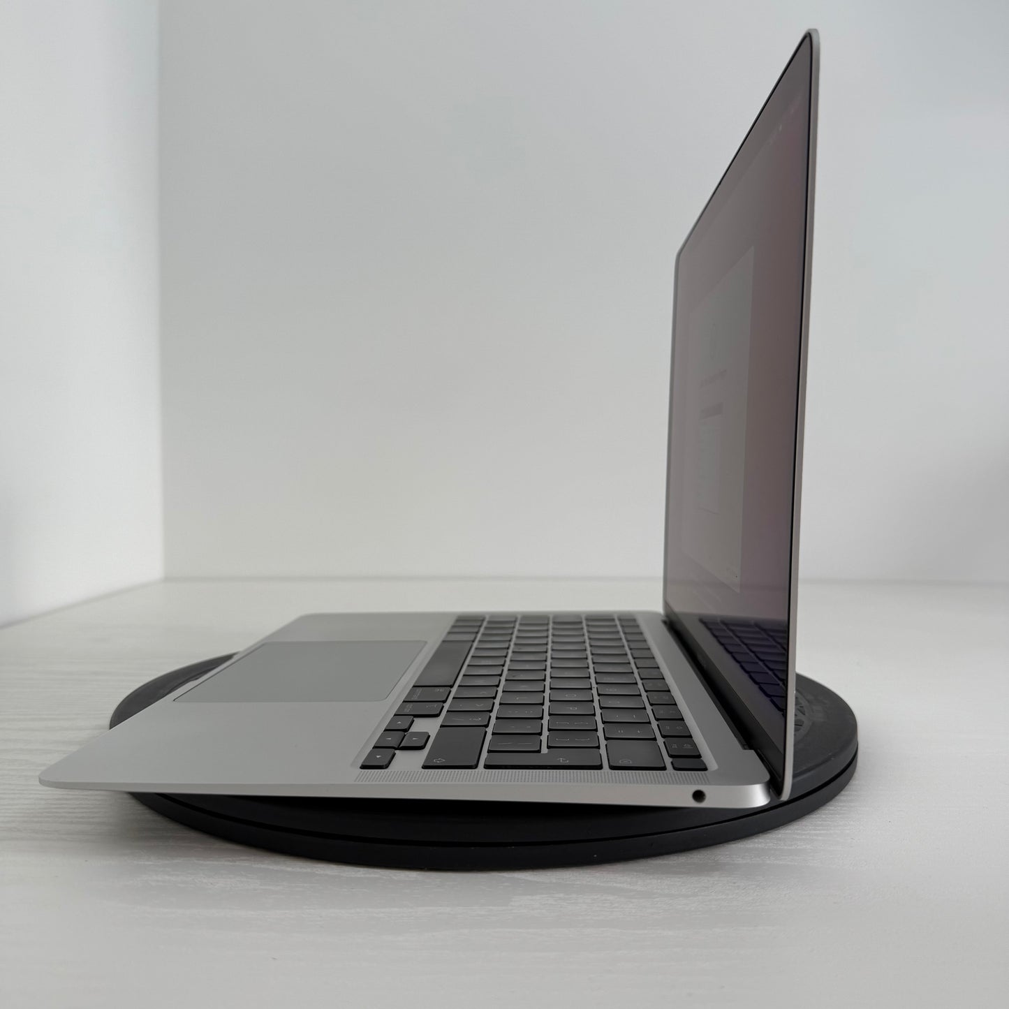 Apple MacBook Air 13″ (2020) | 10th Gen Intel Core i5 | 8GB | 512GB SSD | Silver | GRADE B