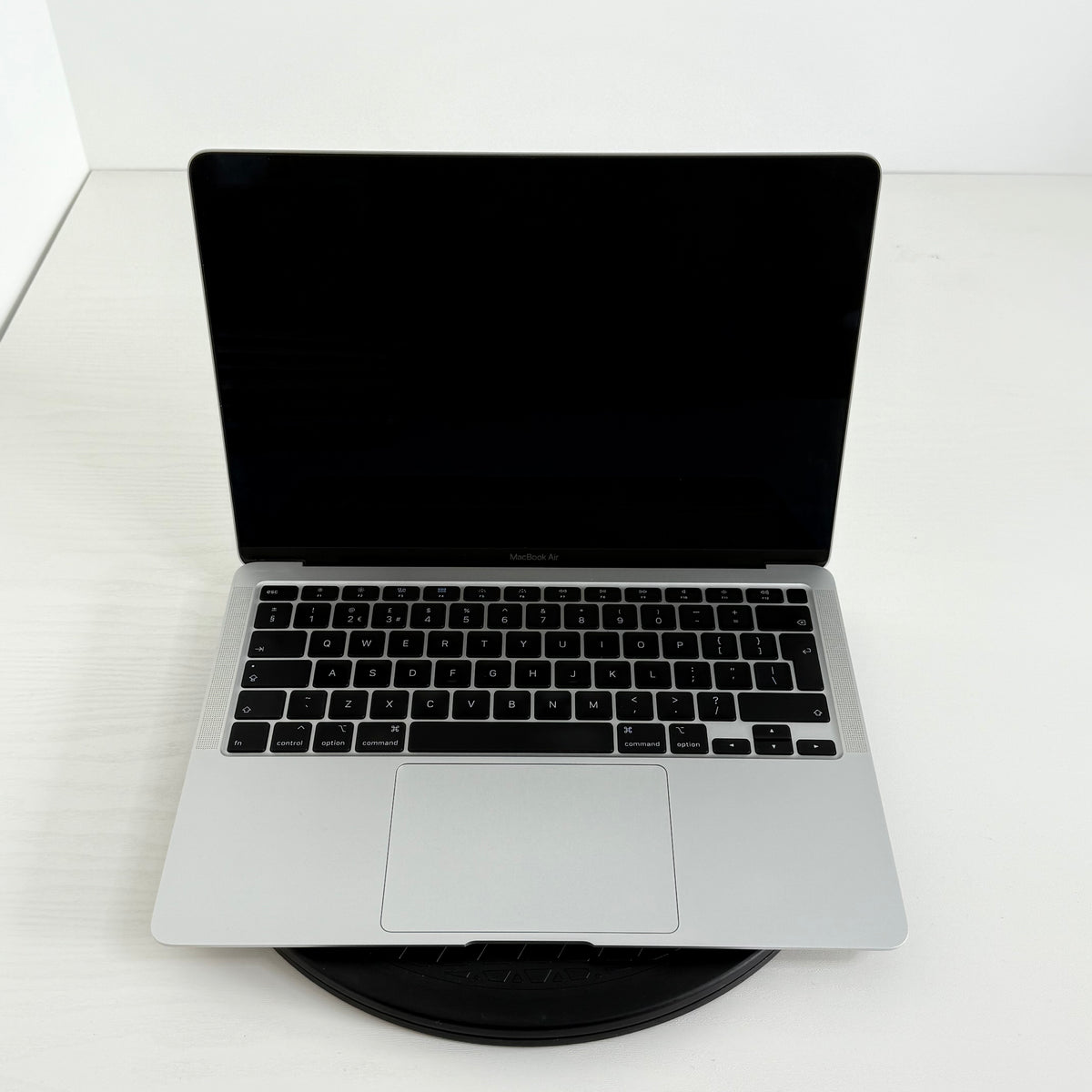 Apple MacBook Air 13-inch (2020) with 10th Gen Intel Core i5 processor, 8GB RAM, 512GB SSD in Sliver Grade B refurbished laptop with Retina display and Phone check Certified quality