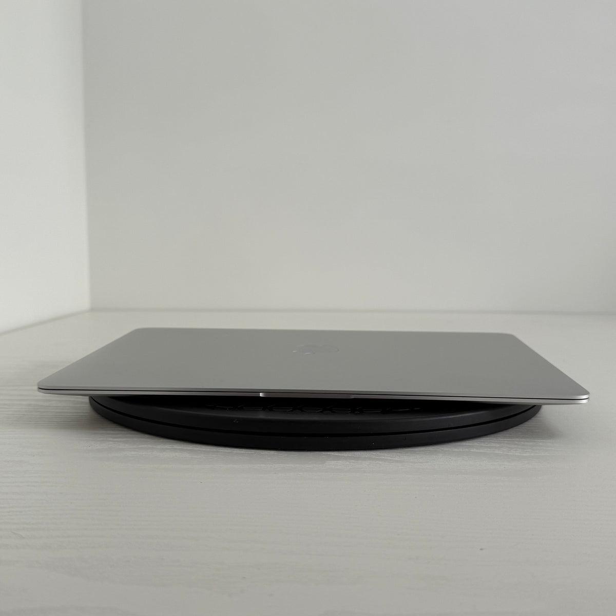 Apple MacBook Air 13-inch (2020) with 10th Gen Intel Core i5 processor, 8GB RAM, 512GB SSD in Sliver Grade B refurbished laptop with Retina display and Phone check Certified quality