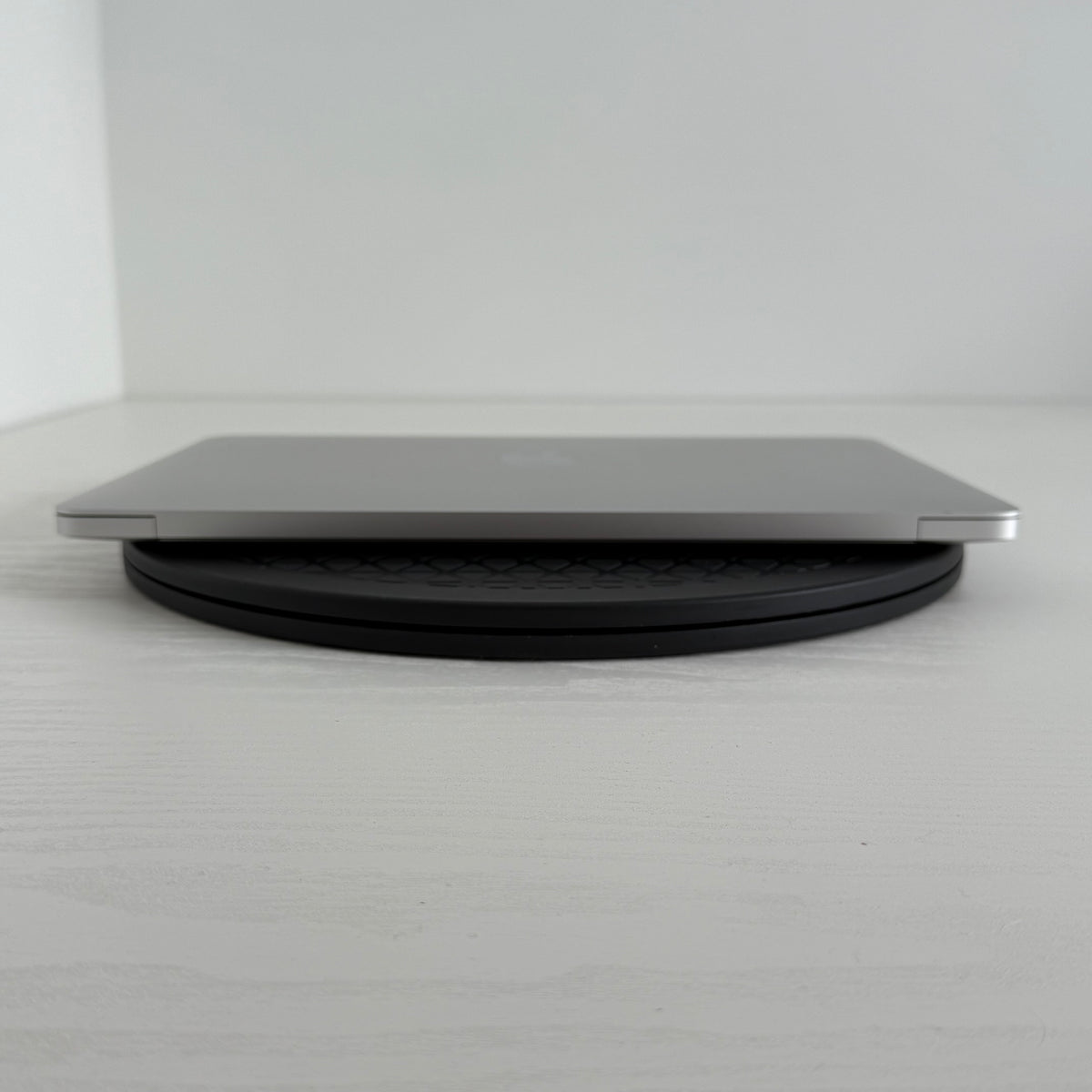 Apple MacBook Air 13-inch (2020) with 10th Gen Intel Core i5 processor, 8GB RAM, 512GB SSD in Sliver Grade B refurbished laptop with Retina display and Phone check Certified quality