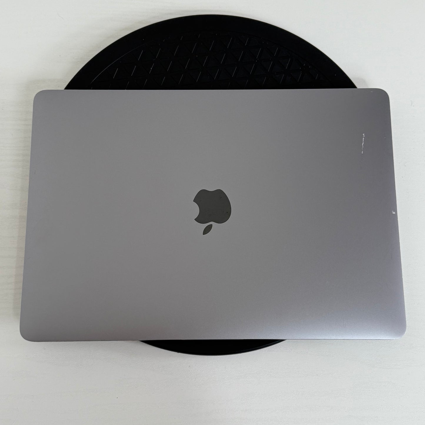 Apple MacBook Pro 13" (2020) M1 | 8-Core CPU 8-Core GPU | 16GB | 1TB SSD | Grey | GRADE B