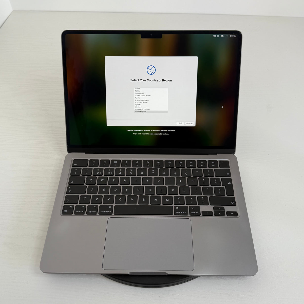 Premium Apple MacBook Air 13" (2022) M2 – 8-Core CPU & GPU | 8GB RAM, 256GB SSD | Grey | Grade B, Fully Tested & Ready