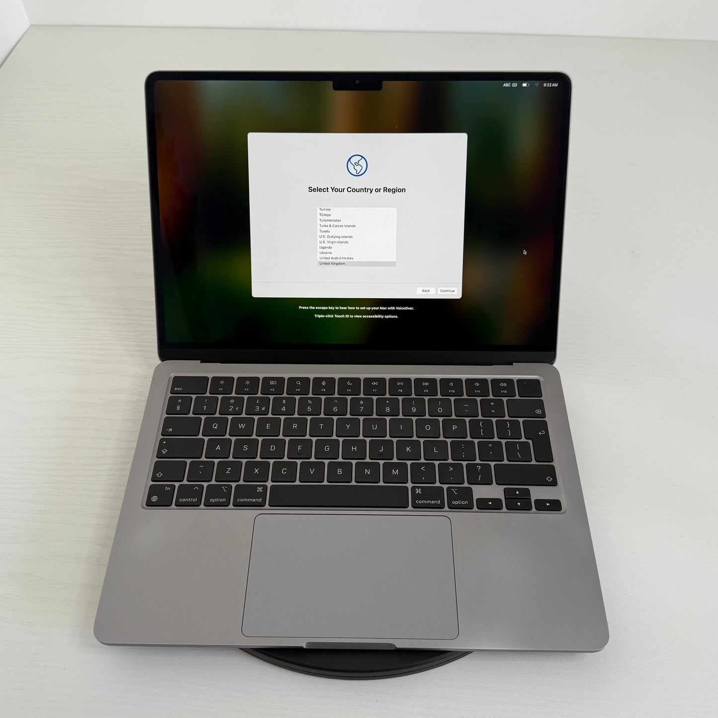 Apple MacBook Air 13" (2022) M2 | 8-Core CPU 8-Core GPU | 8GB | 256GB | Grey | GRADE B