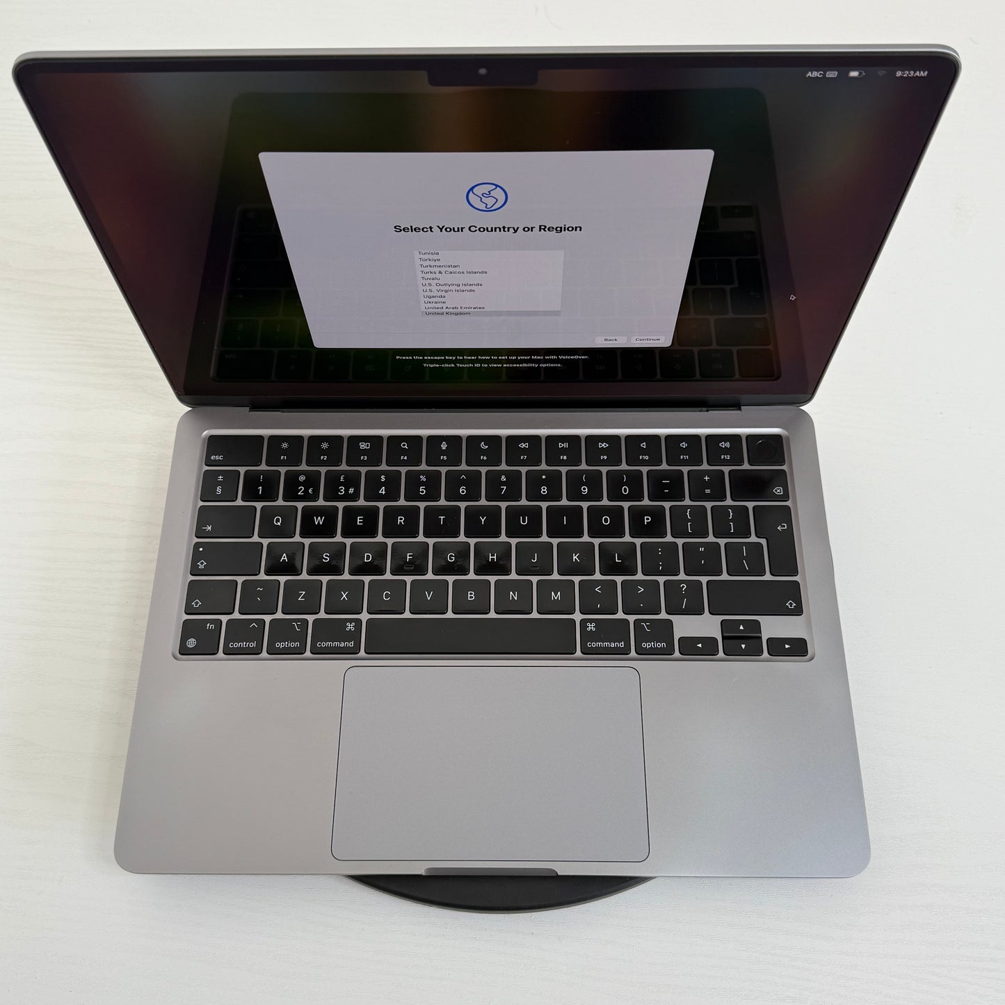 Apple MacBook Air 13" (2022) M2 | 8-Core CPU 8-Core GPU | 8GB | 256GB | Grey | GRADE B
