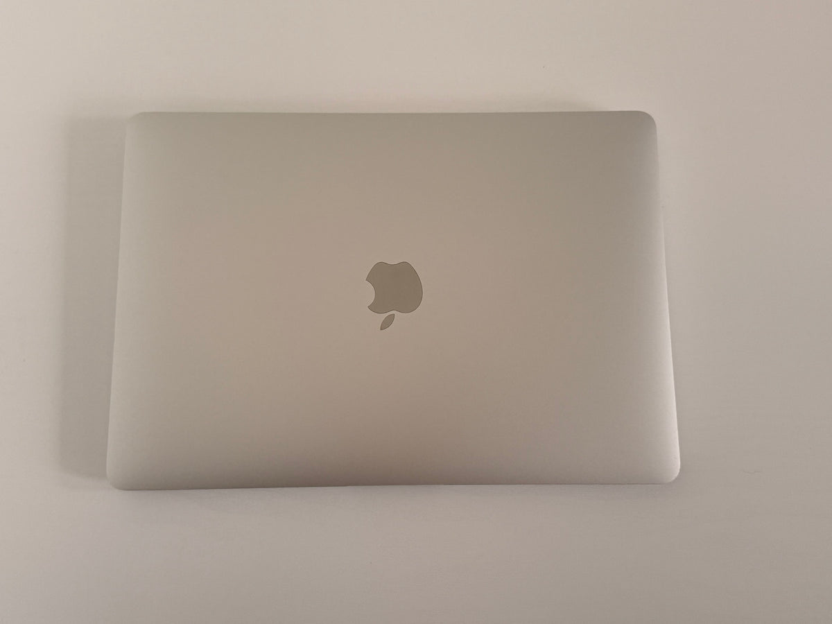 Apple MacBook Air 13-inch (2020) 10th Gen Intel Core i5 8GB RAM 512GB SSD Silver Grade A refurbished MacBook laptop with Retina display, slim aluminum design, and Phone check Certified quality assurance