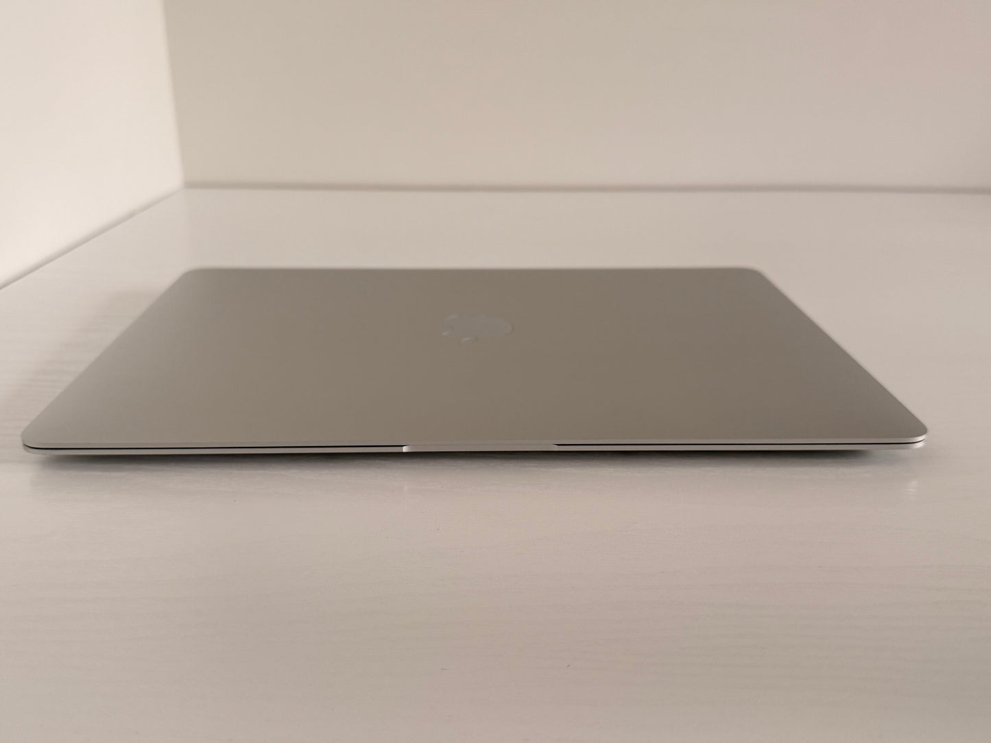 Apple MacBook Air 13" (2020) 10th Gen i5 | 8GB | 512GB SSD | Silver | Grade A