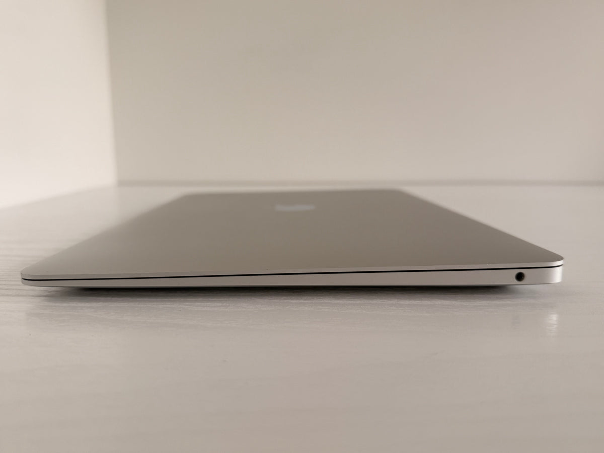 Apple MacBook Air 13-inch (2020) 10th Gen Intel Core i5 8GB RAM 512GB SSD Silver Grade A refurbished MacBook laptop with Retina display, slim aluminum design, and Phone check Certified quality assurance