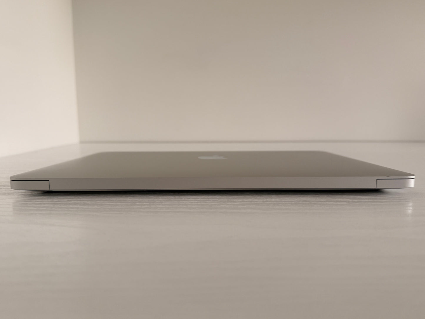 Apple MacBook Air 13" (2020) 10th Gen i5 | 8GB | 512GB SSD | Silver | Grade A