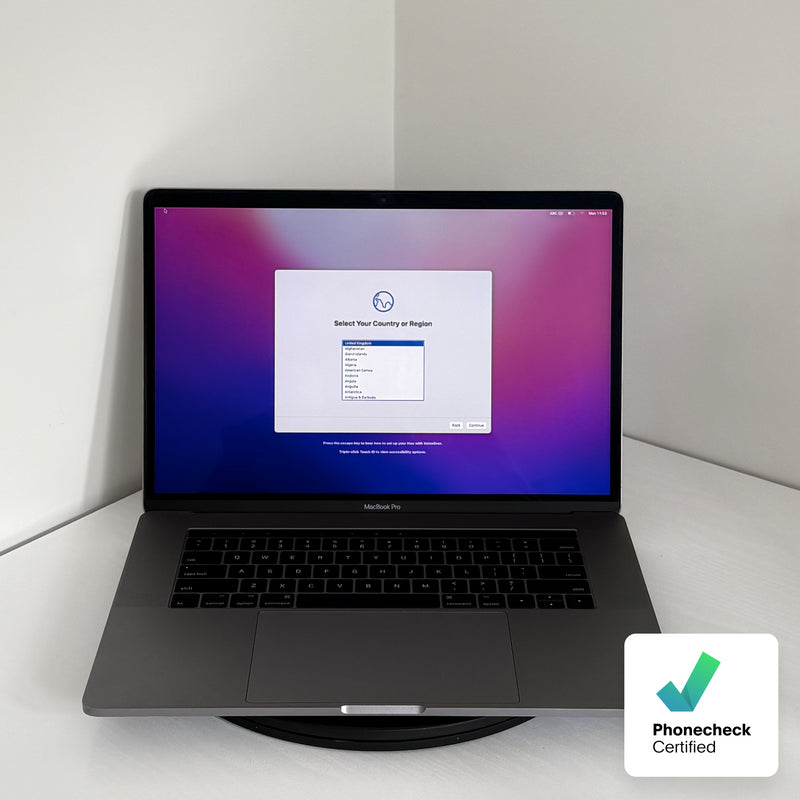 Apple MacBook Pro 15" (2017) i7 | Radeon Pro 555 | 16GB | 256GB SSD | Space Grey | Grade B