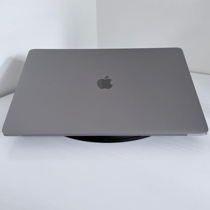 Apple MacBook Pro 15" (2017) i7 | Radeon Pro 555 | 16GB | 256GB SSD | Space Grey | Grade B