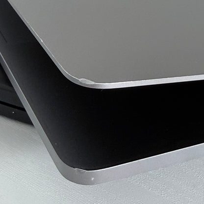 Apple MacBook Pro 15" (2017) i7 | Radeon Pro 555 | 16GB | 256GB SSD | Space Grey | Grade B