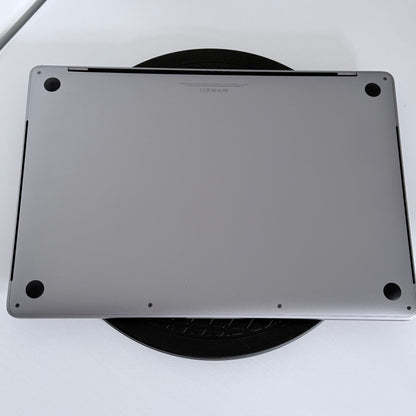 Apple MacBook Pro 15" (2017) i7 | Radeon Pro 555 | 16GB | 256GB SSD | Space Grey | Grade B