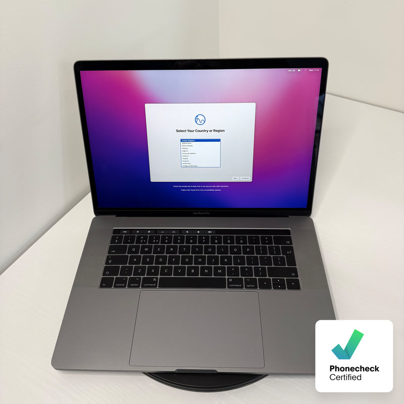 Apple MacBook Pro 15" (2017) i7 | Radeon Pro 555 | 16GB | 256GB SSD | Space Grey | Grade B