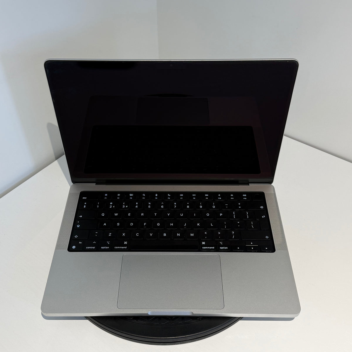 Apple MacBook Pro 14" (2021) M1 Pro | 10-Core CPU 16-Core GPU | 16GB RAM | 1TB SSD | Silver | Grade B