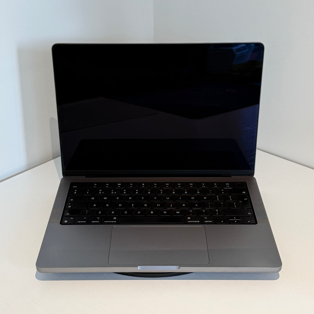 Apple MacBook Pro 14" (2021) M1 Pro | 10-Core CPU 16-Core GPU | 16GB RAM | 1TB SSD | Space Grey | Grade A