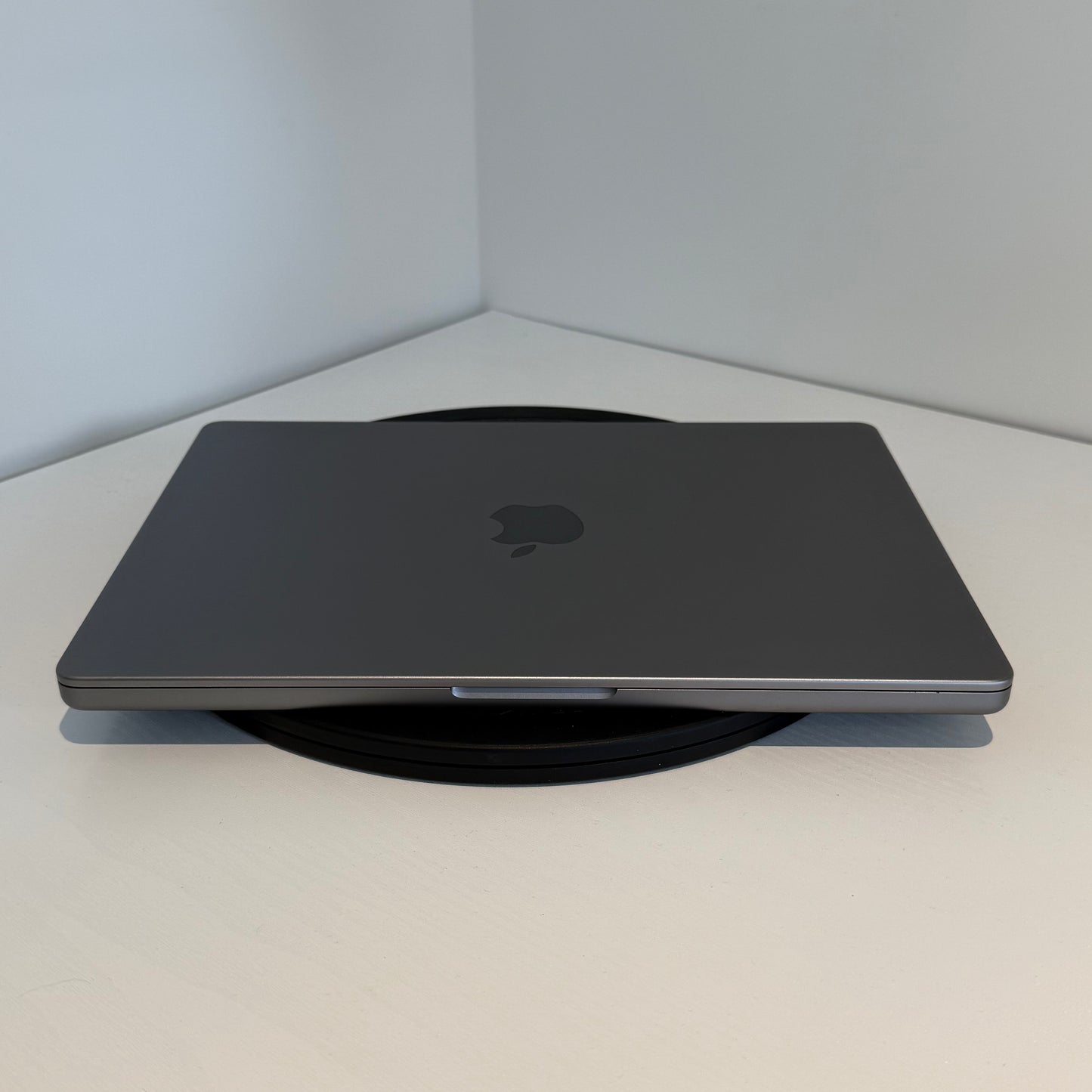 Apple MacBook Pro 14" (2021) M1 Pro | 10-Core CPU 16-Core GPU | 16GB RAM | 1TB SSD | Space Grey | Grade A