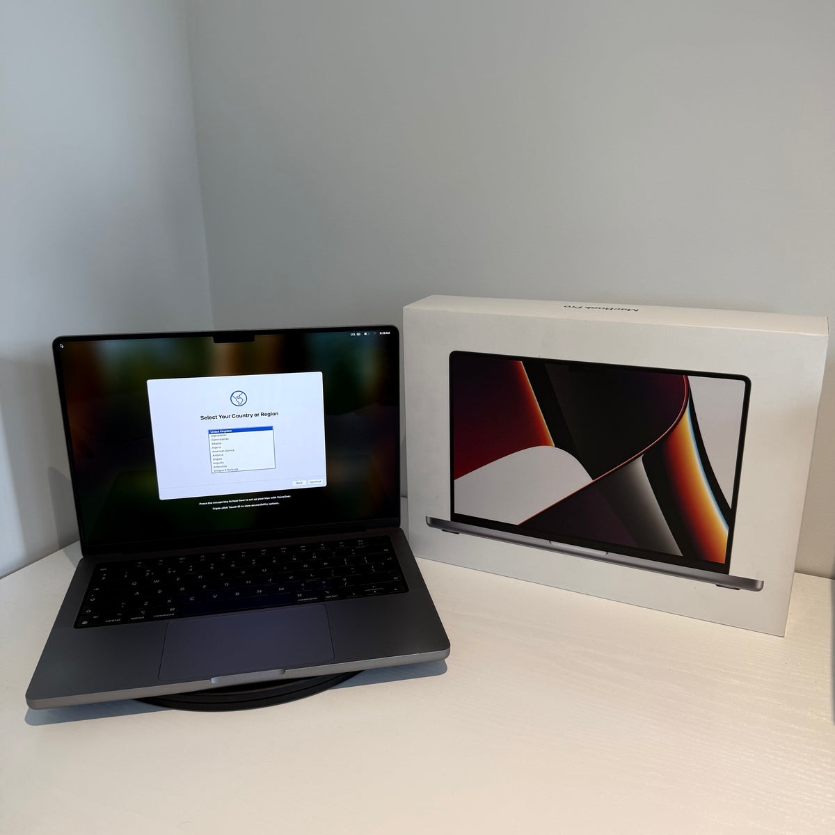 Apple MacBook Pro 14" (2021) M1 Pro | 10-Core CPU 16-Core GPU | 16GB RAM | 1TB SSD | Space Grey | Grade A